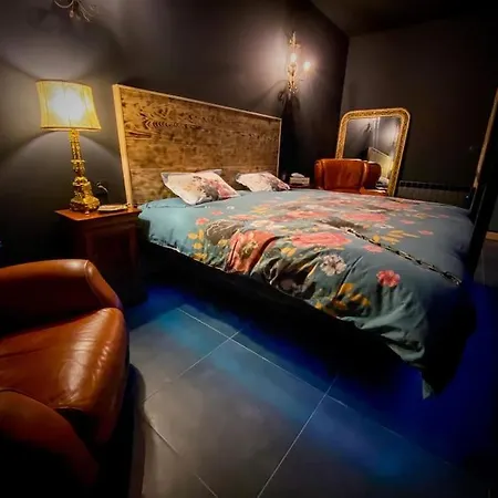 Loveroom 01 Apartment *