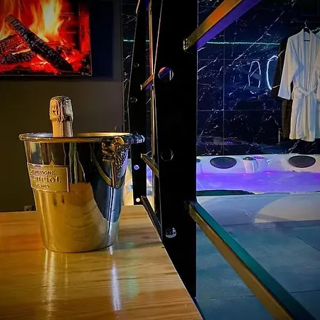 Apartment Loveroom 01 *
